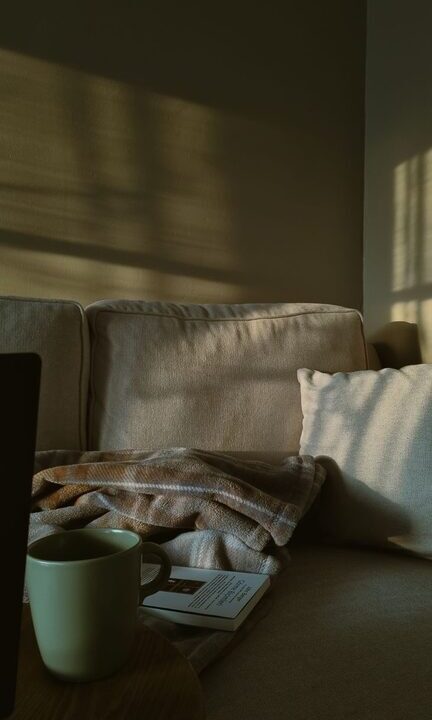 How to Create a Cozy and Inviting Reading Nook at Home